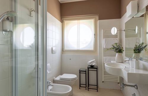 Lazise Old Town Casa | Vialeromadodici Rooms & Apartments