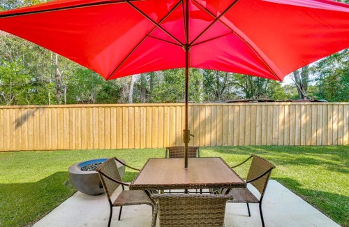 Elliott Casa | Vibe Villa with Backyard about 8 Mi to Shaw AFB!