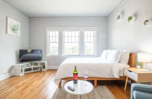 Peoria Apartamento | VIBES ON MAIN - Modern Chic Studio in Downtown