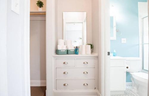 Peoria Apartamento | VIBES ON MAIN - Modern Chic Studio in Downtown