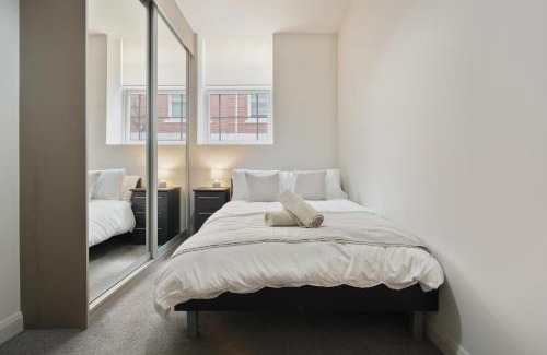 Sheffield City Centre Apartamento | Vibrant 1 Bed Apartment, FREE Parking, North Church St, Sheffield City Centre - Hosted by Stay Host Save