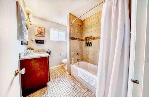 Encanto Casa | Vibrant 1950s Midtown Phoenix Home