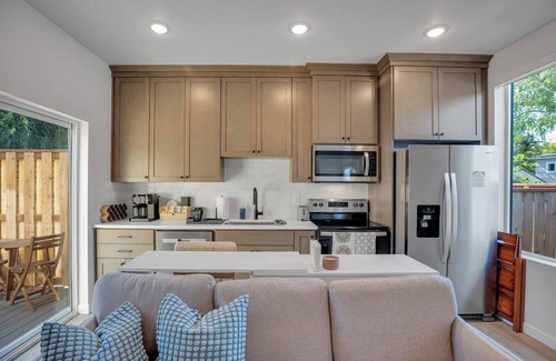 Concordia Apartamento | Vibrant 1BR Duplex Near Alberta Arts District