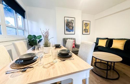 Brownswood Apartamento | Vibrant 3 bedrooms flat with private balcony near Finsbury Park, Wood Green