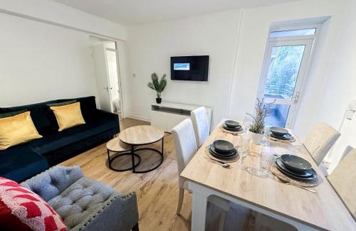 Brownswood Apartamento | Vibrant 3 bedrooms flat with private balcony near Finsbury Park, Wood Green