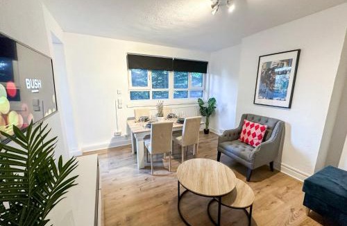Brownswood Apartamento | Vibrant 3 bedrooms flat with private balcony near Finsbury Park, Wood Green