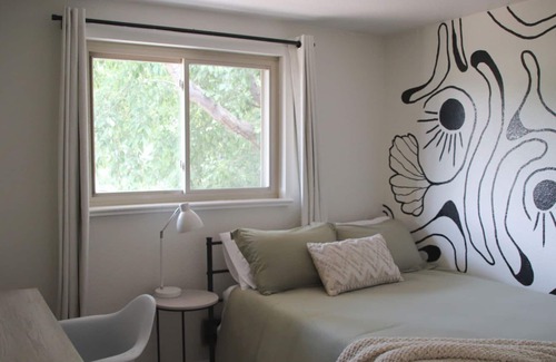 Arvada Plaza Area Casa | Vibrant 3BR Arvada home, perfect to explore CO -- pet-friendly!