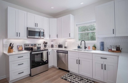 Denver Heights Cabaña | Vibrant 4br/3ba Oasis Near Happy Downtown!