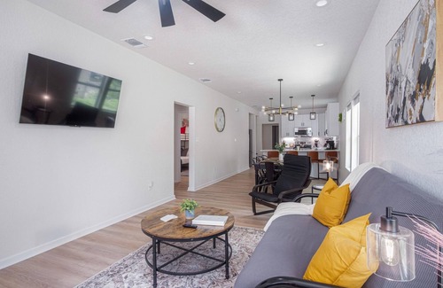 Denver Heights Casa | Vibrant 4BR 3BA Oasis Near Happy Downtown