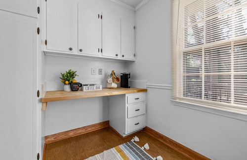 North Raleigh Casa | Vibrant 4BR home with outdoor patio, 5mins to North Hills. Pet-friendly!