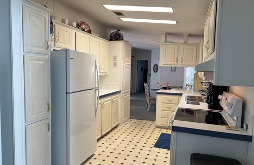 Parrish Casa | Vibrant Active Adult 55+ community w/clubhouse, pool w/hot tub, fitness room.