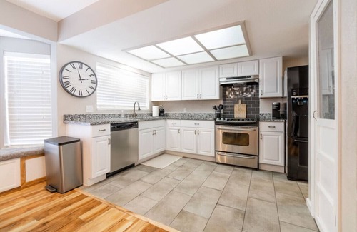 Northwest Reno Casa | Vibrant Boho Home | 3 Bed | Pet Friendly