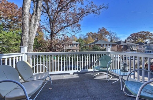Dilworth Condominio | Bright and Restful 2BR near Uptown with Balcony