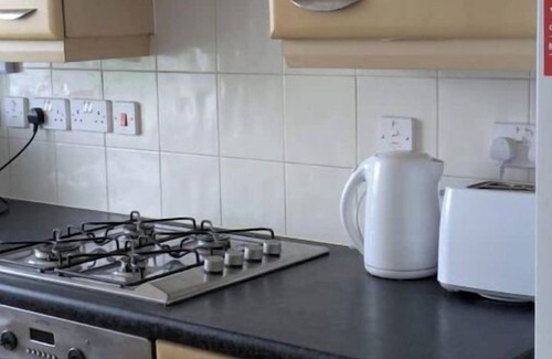 Baguley Apartamento | Vibrant flat with lots of amenities near to Manchester Airport