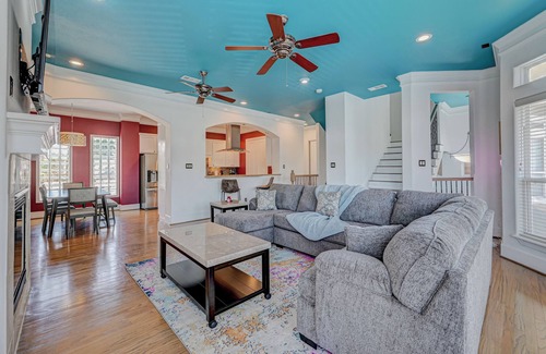 Greater Heights Apartamento | Vibrant Haven With Rooftop Patio