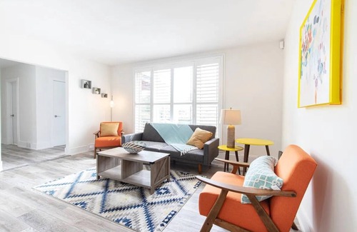 Clanton Park Casa | Vibrant Home in North York