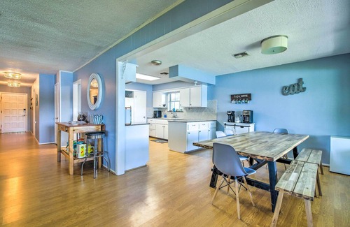 Kingsland Cabaña | Vibrant Kingsland Retreat w/ Waterfront Views