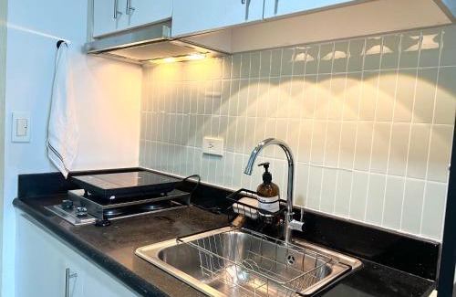 Bel-Air Apartamento | Vibrant Makati Studio