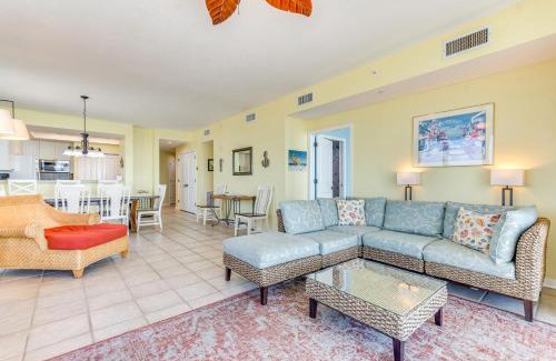 Navarre Beach Apartamento | Vibrant Navarre Condo Pool and Beach Chair Service!