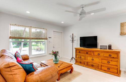 Juno Beach Casa | Vibrant North Palm Beach Home about 2 Mi to Beach!