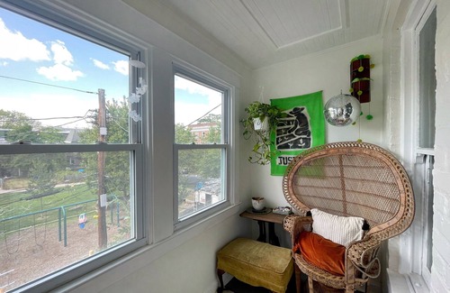 Downtown Baltimore Casa | Vibrant Oasis in a Walkable Wonderland - Charles Village 3BR/1BA