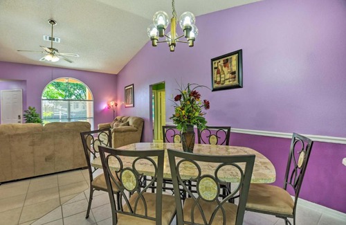Fruitville Casa | Vibrant Sarasota Home Yard and Furnished Deck!