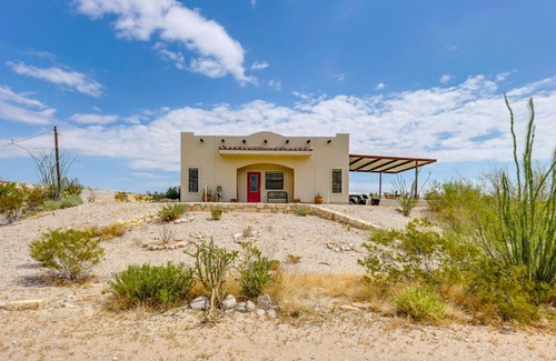 Terlingua Casa | Vibrant Terlingua Vacation Rental Near Big Bend!