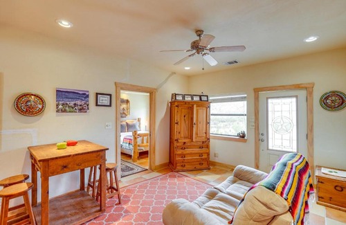 Terlingua Casa | Vibrant Terlingua Vacation Rental Near Big Bend!