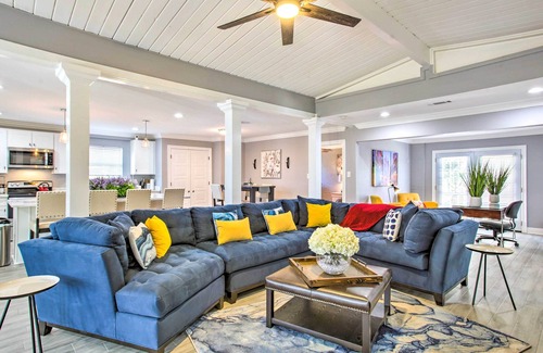 Terrytown Casa | Vibrant Terrytown Home w/ Yard ~ 6 Mi to NOLA