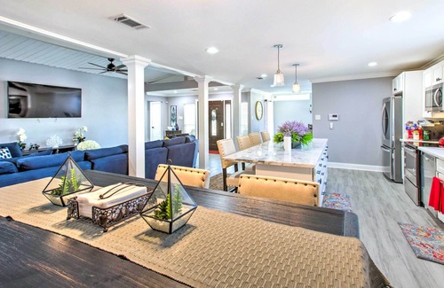 Terrytown Casa | Vibrant Terrytown Home w/ Yard ~ 6 Mi to NOLA