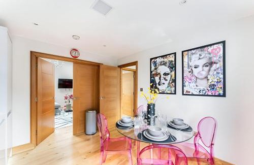 East Walworth Apartamento | Vibrant Urban Escape, Family Friendly - Sleeps 8!