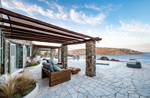 Ornos Villa | Vibrant Villa w/ private pool & Sunrise Views - 2024 Renovation