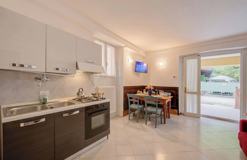 Barbarano Apartamento | Vicolo 42-private Terrace-200m Lake, Salò, Italy