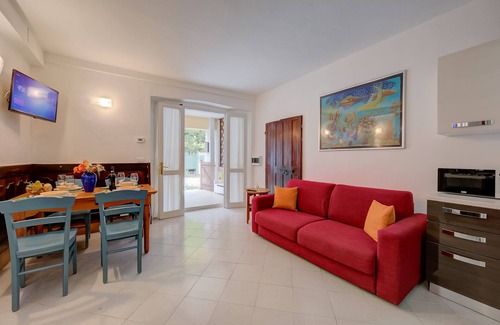 Barbarano Apartamento | Vicolo 42-private Terrace-200m Lake, Salò, Italy