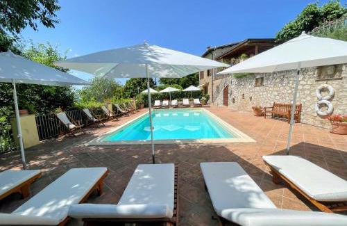 Strettura Casa | Vicolo - sleeps 5 with air con, wifi, balcony for dining and pool