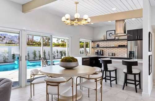 Sunmor Casa | Victor Victoria Hideaway- True PS Retreat!