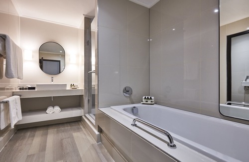 Victoria and Alfred Waterfront Hotel | Victoria and Alfred Hotel by NEWMARK