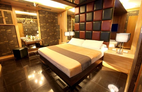 Las Pinas Hotel | Victoria Court Las Piñas