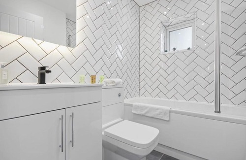 Barling Apartamento | Victoria House w/ Daily Housekeeping and Bfast Basket