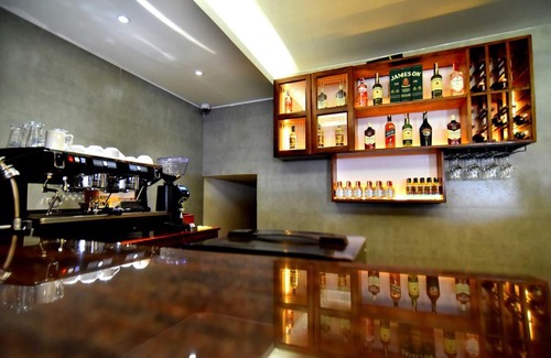 Kampala Hotel | Victoria Mews Hotel