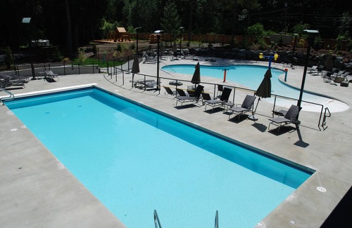 Lindell Beach Cabaña | Victoria’s Cozy Cottage
