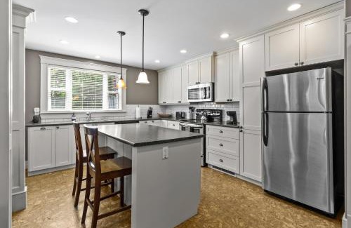 Waterford Valley Casa | Victorian 4br 25ba 2parking Near Parks & Dt
