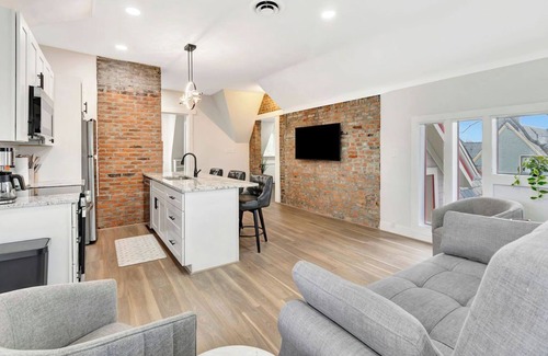 East Walnut HIlls Apartamento | Victorian Haven on the Hill