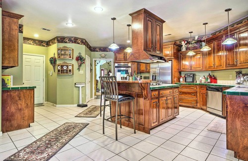 Hernando Casa | Victorian Hernando Home ~ 25 Miles to Memphis
