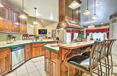Hernando Casa | Victorian Hernando Home ~ 25 Miles to Memphis
