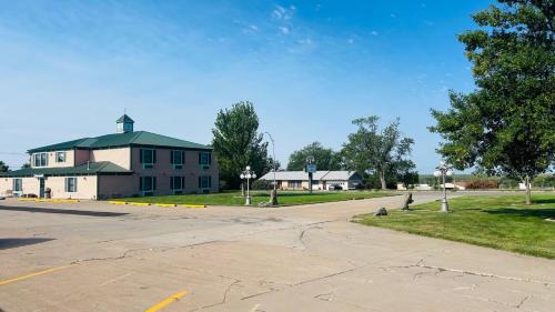 Superior Hotel | Victorian Inn by Capital O Superior NE