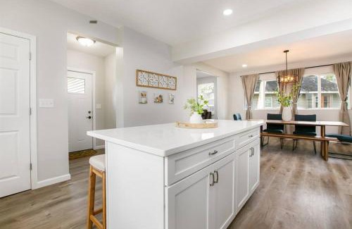 Near Northwest Apartamento | Victory Villa - 5 BR Home 5 Min From Campus