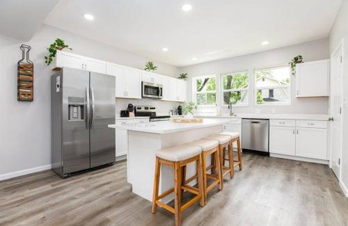 Near Northwest Apartamento | Victory Villa - 5 BR Home 5 Min From Campus