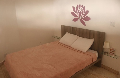 Campana Cama Y Desayuno | Vida Lotus Private Queen Room 1