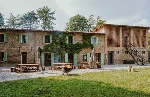 Casola Valsenio Otro | Vidovina: Farmhouse with Pool - 7 bedrms/22 beds